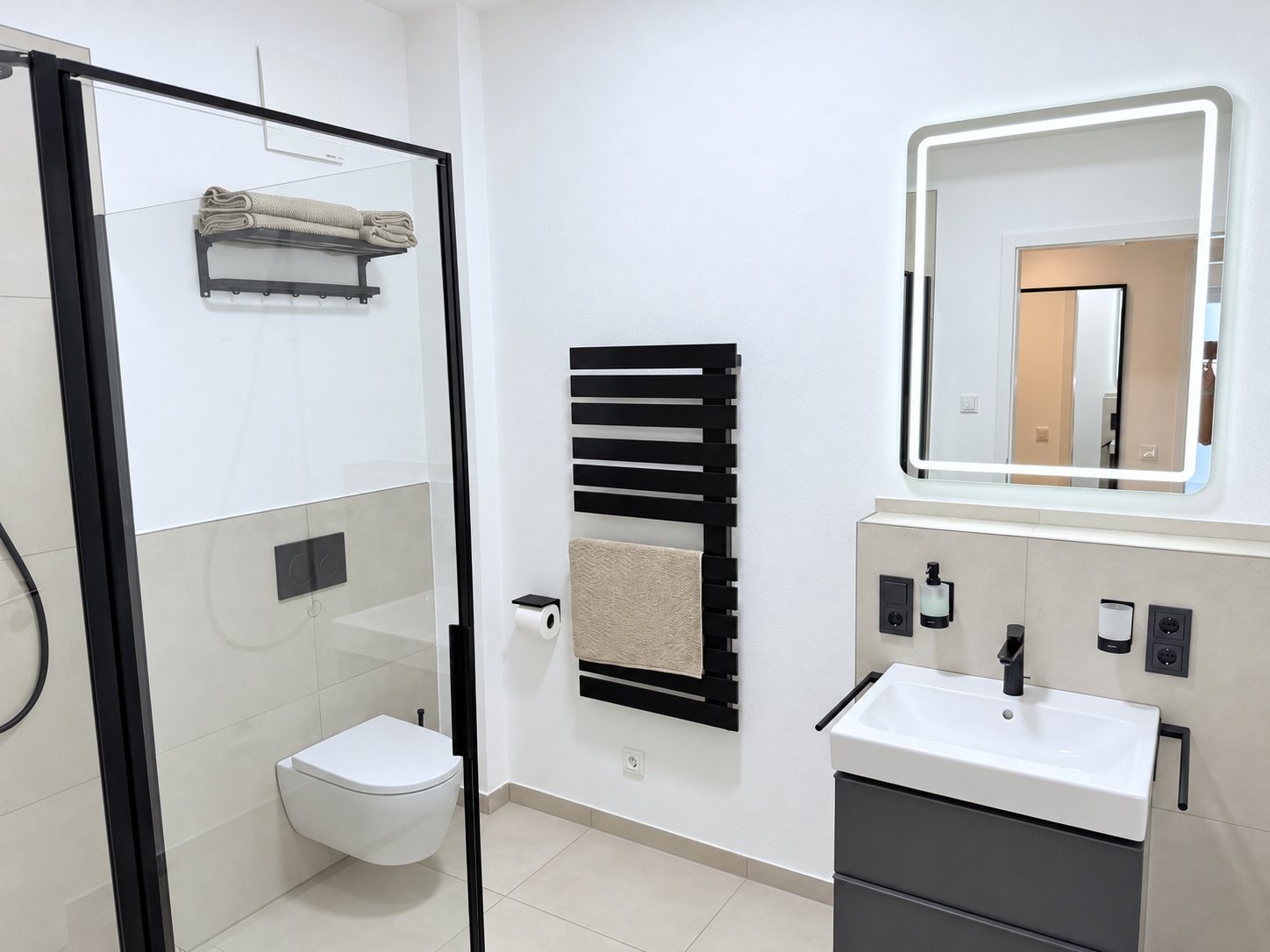 Apartmenthaus am Park · Ap. 3 – Badkamer